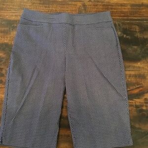 Chicos sz 1.5 Bermuda shorts